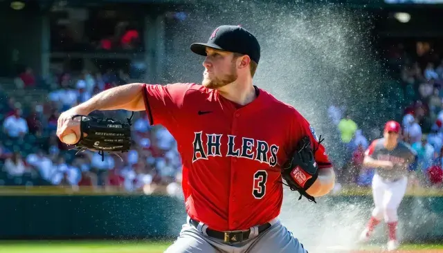 Trevor Bauer signs with pro baseball team in United States amid MLB return hopes